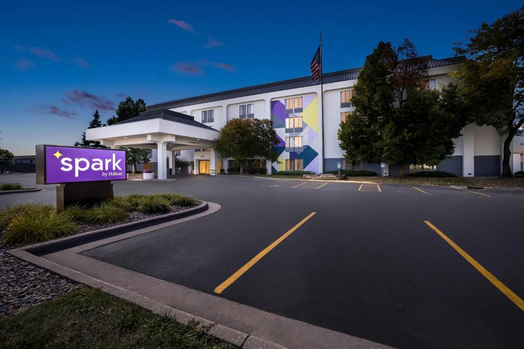 Spark by Hilton Green Bay photo