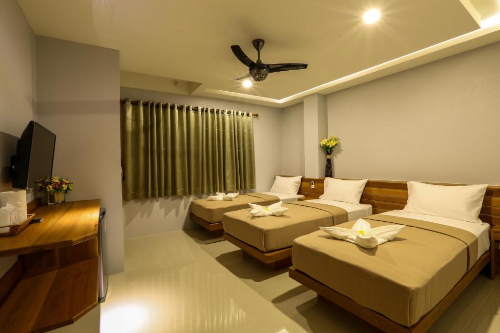 Кровать или кровати в номере Living Chilled Koh Tao