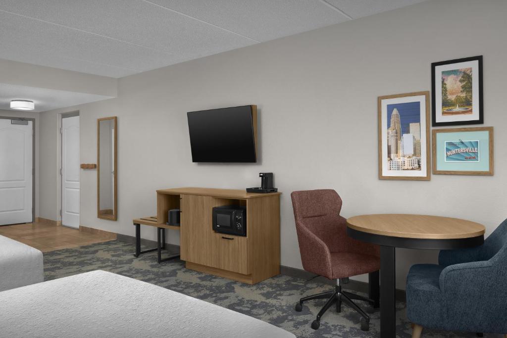 Hampton Inn & Suites Huntersville - Error