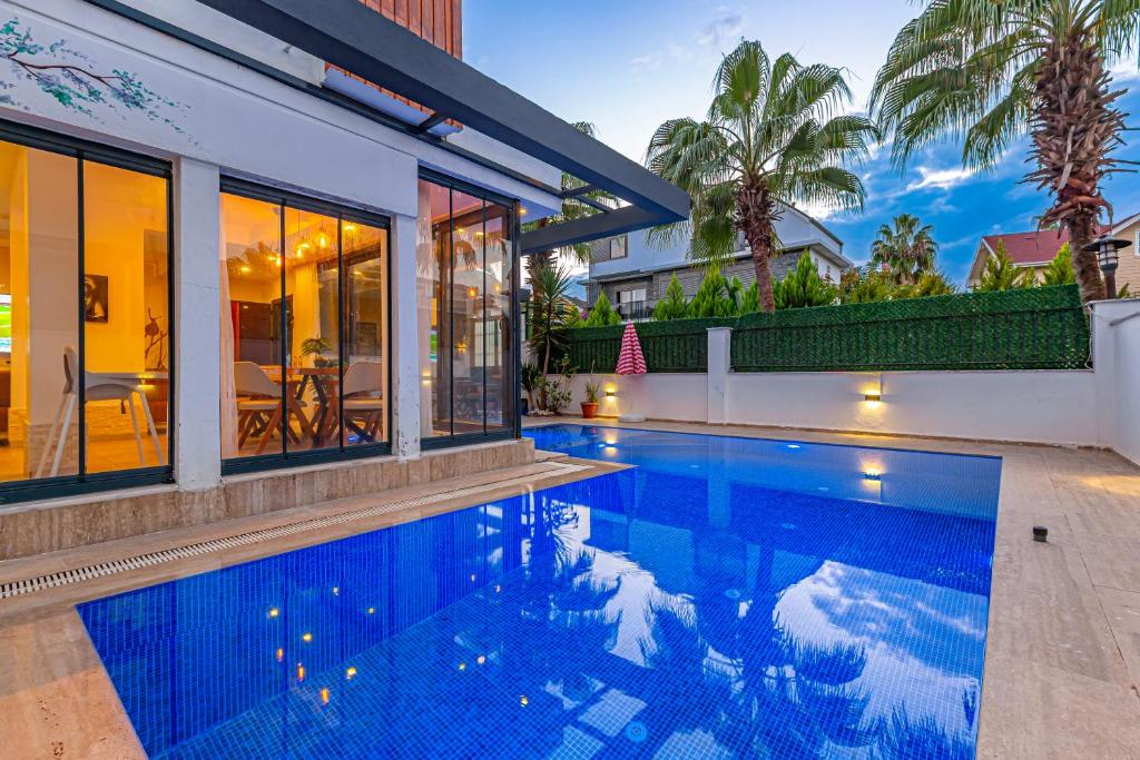 فضای داخلی Casa Rosa Luxury Villa w heated Pool در آنتالیا - تصویر ۳