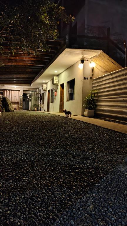 Το κτήριο όπου στεγάζεται  ο ξενώνας