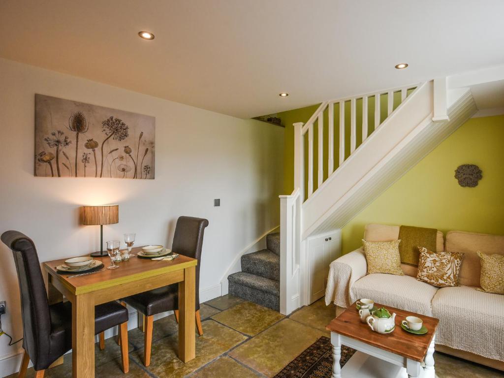 Khu vực ghế ngồi tại Shropshire Way Stay