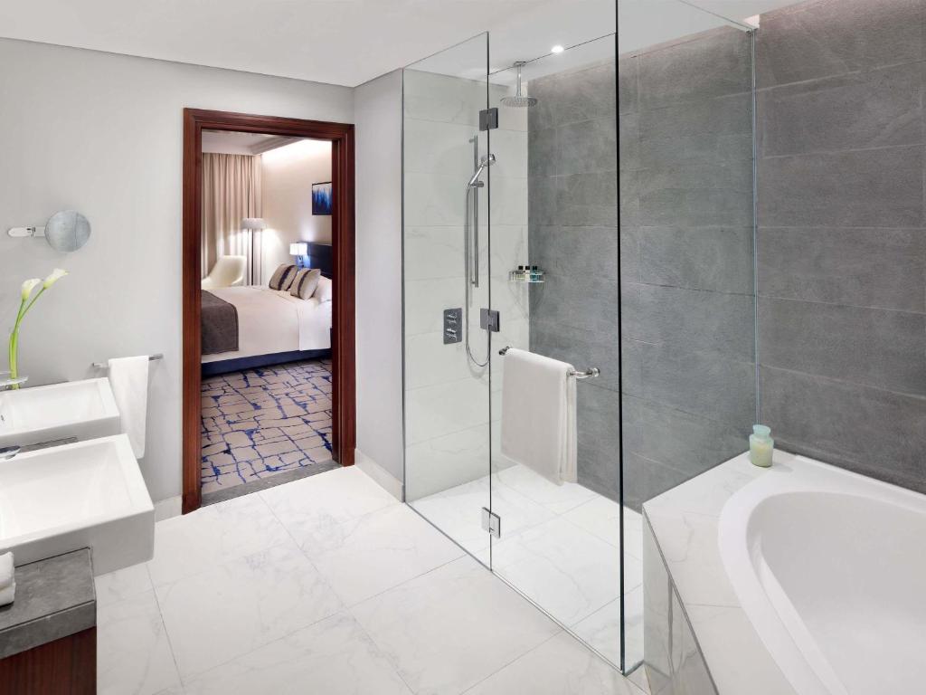 Mövenpick Hotel & Apartments Bur Dubai - Resim 42