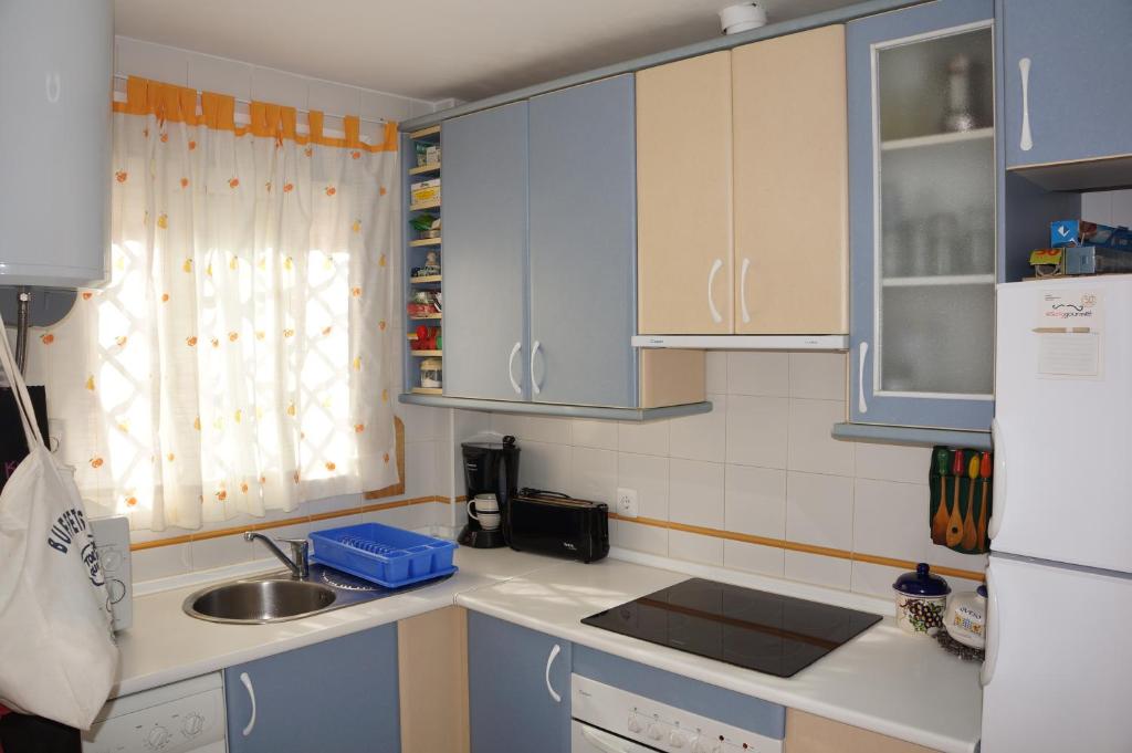 Kuchyňa alebo kuchynka v ubytovaní Apartamento Islantilla