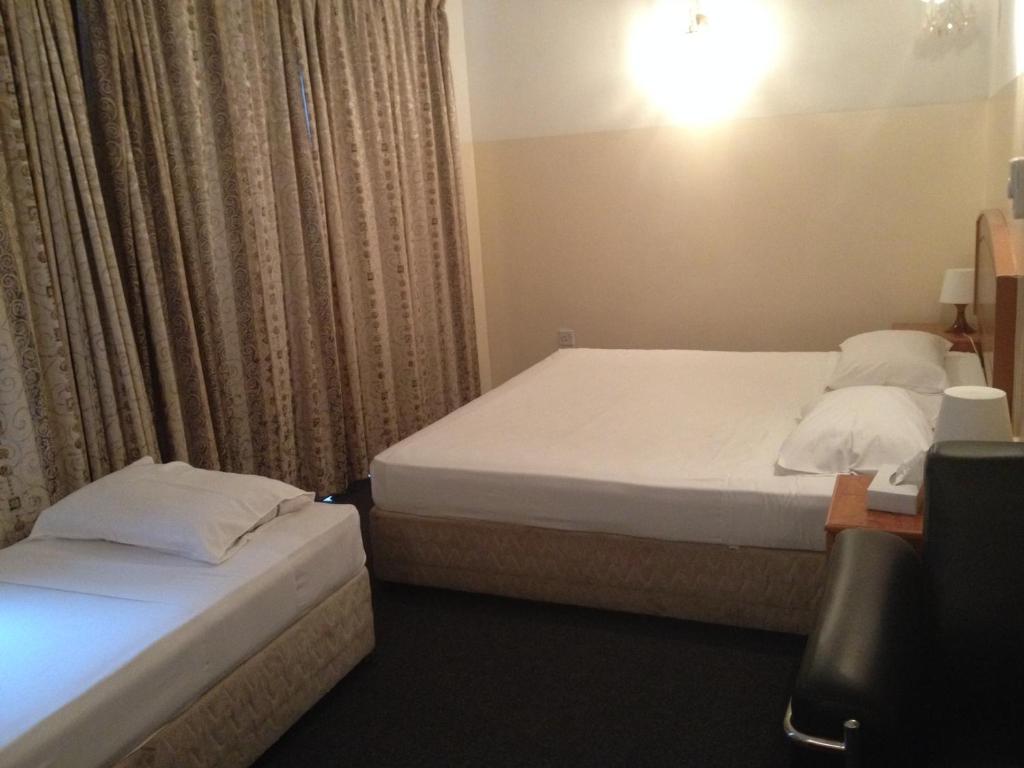 Queens Hotel Next Sabkha Bus Station - Resim 43