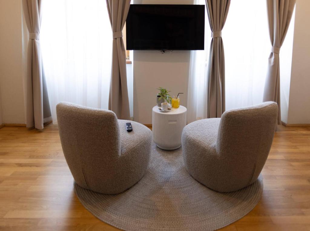 Céhes Guesthouse - Apartment With City View