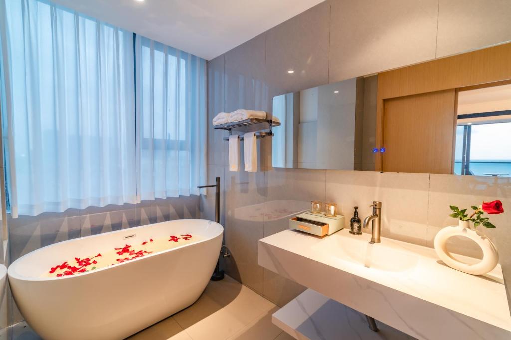 Billions Hotel 2