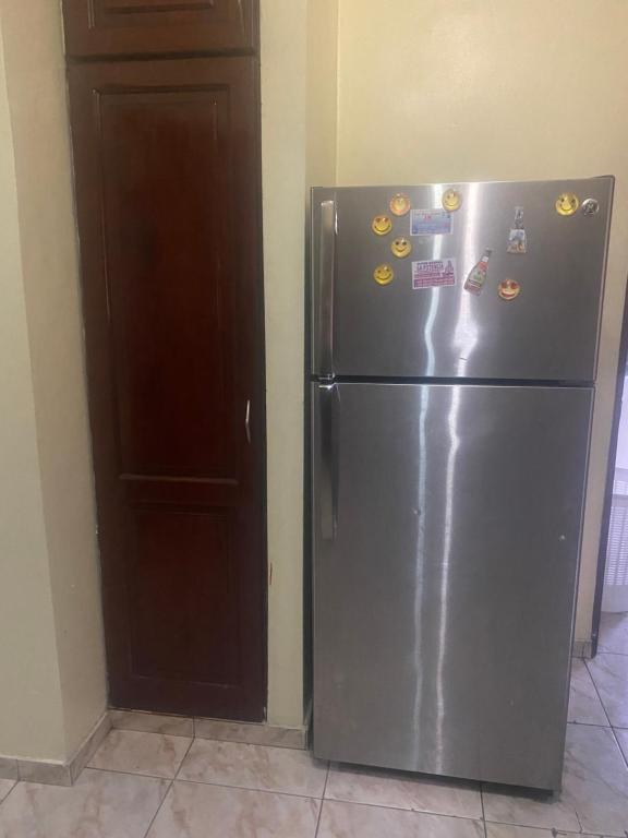 Imagen de la galería de Apartamento a 2 minutos de la Embajada de los Estados Unidos 3 Hab-5 cama- 3 baños- 2 Parqueo- Pueden dormir 8 personas- Residencial Privado, en Santo Domingo