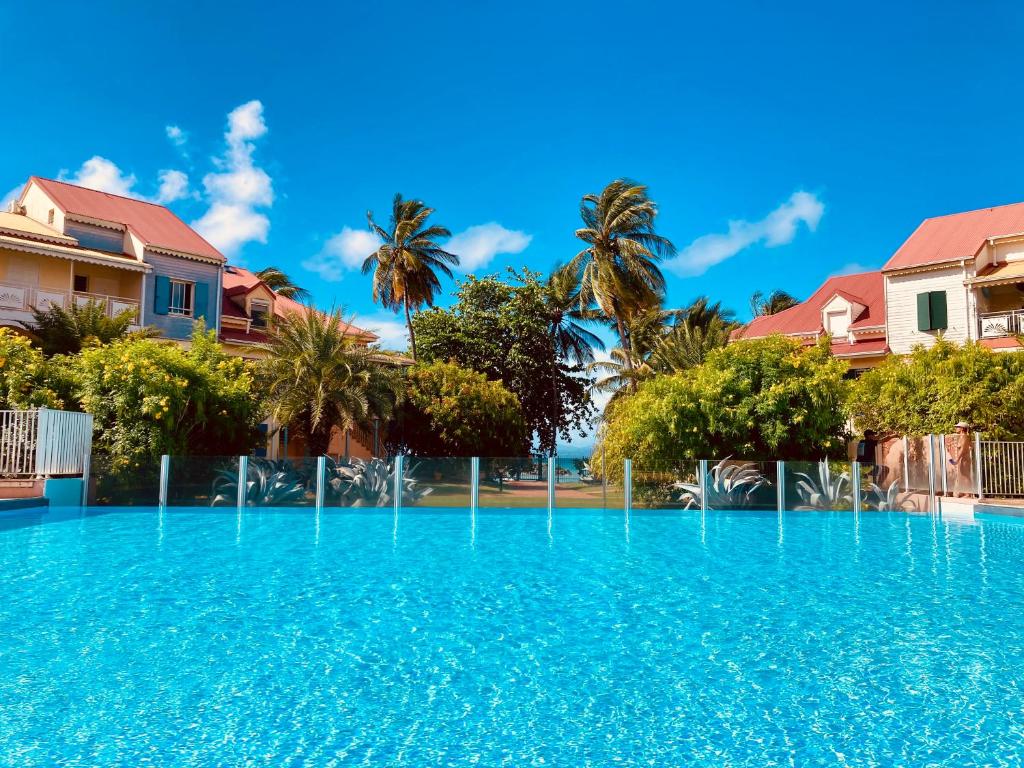 Bazén v ubytování T2 Le Marisol Pool-Beach nebo v jeho okolí