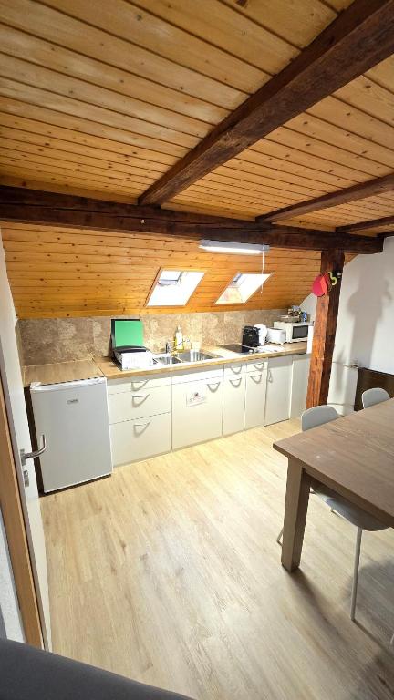 Cozy studio with Roof Terrace for 3 - Resim 17