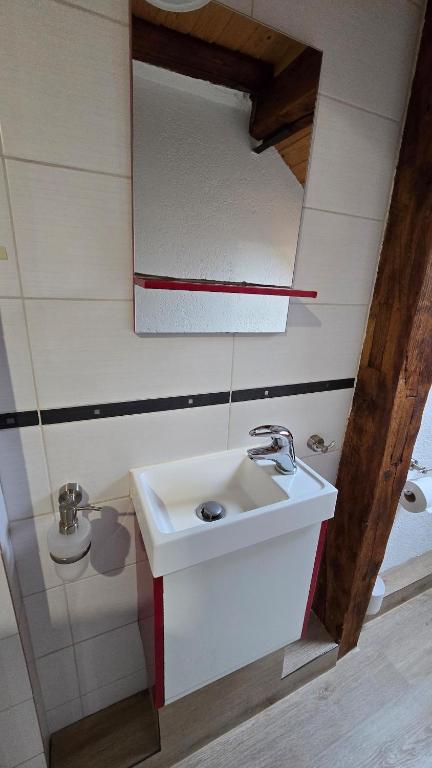 Cozy studio with Roof Terrace for 3 - Resim 13