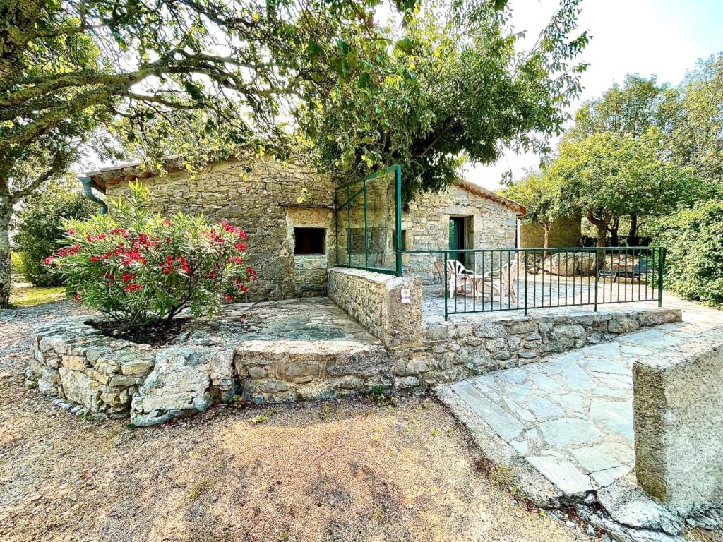 Κήπος έξω από το Gite Vigne - Village De Gîtes