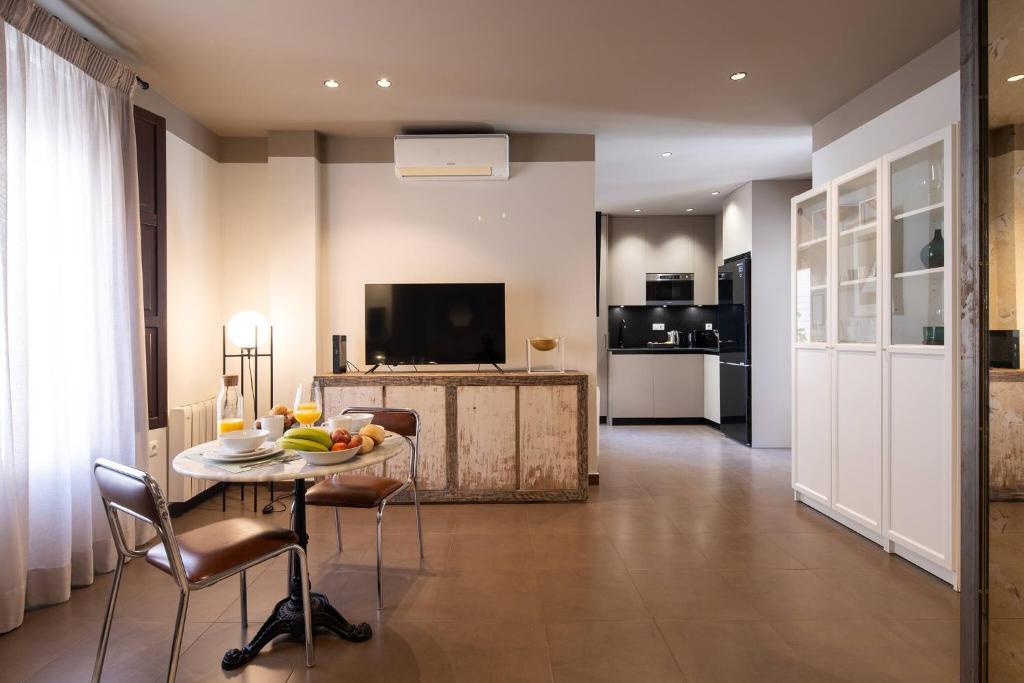 Central Designer Penthouse with Private Terrace