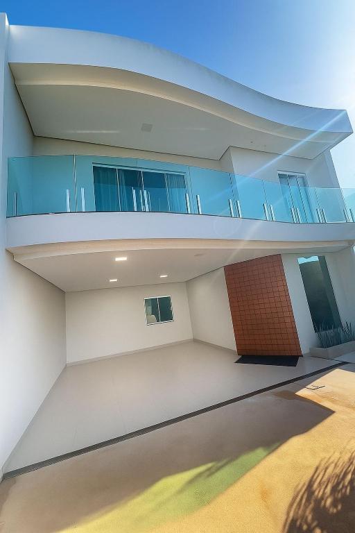 a view of the outside of a building at Mansão Duplex Santarém in Santarém