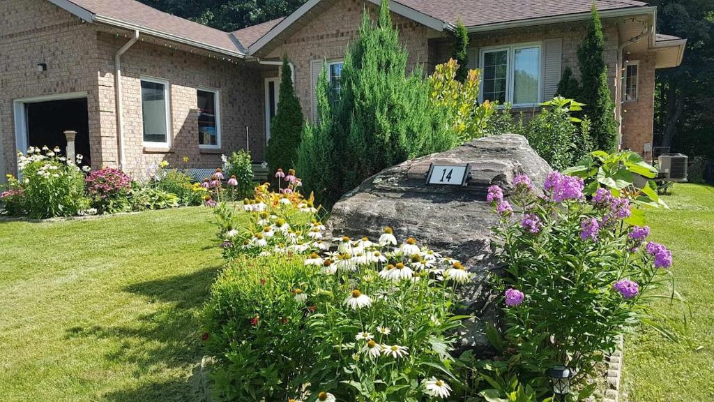 Zahrada ubytování White Rolling Sands of Penetang by Theatre