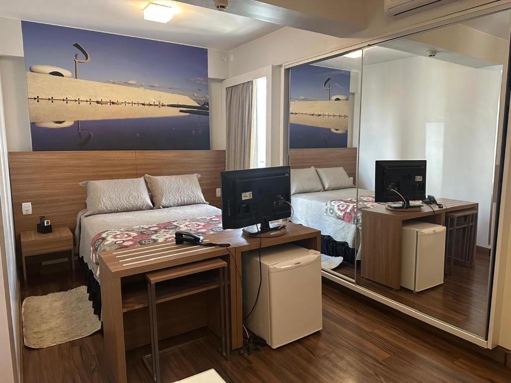 Μια τηλεόραση ή/και κέντρο ψυχαγωγίας στο FLAT S4 Hotel