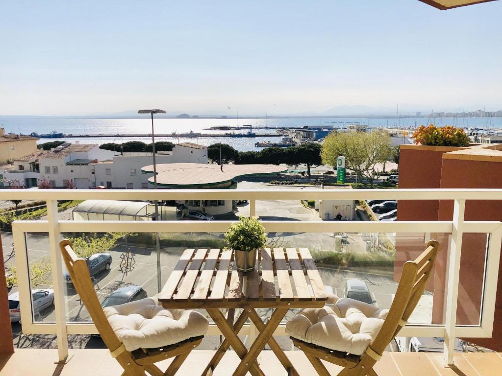 Appartement rénové à Roses, proche plage et centre, pour 6 pers.