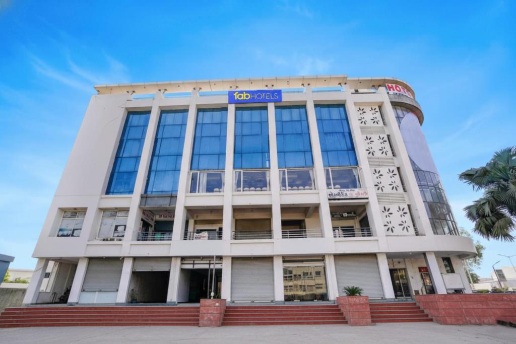 Φωτογραφία από το άλμπουμ του FabHotel Galaxy I στο Αχμενταμπάντ
