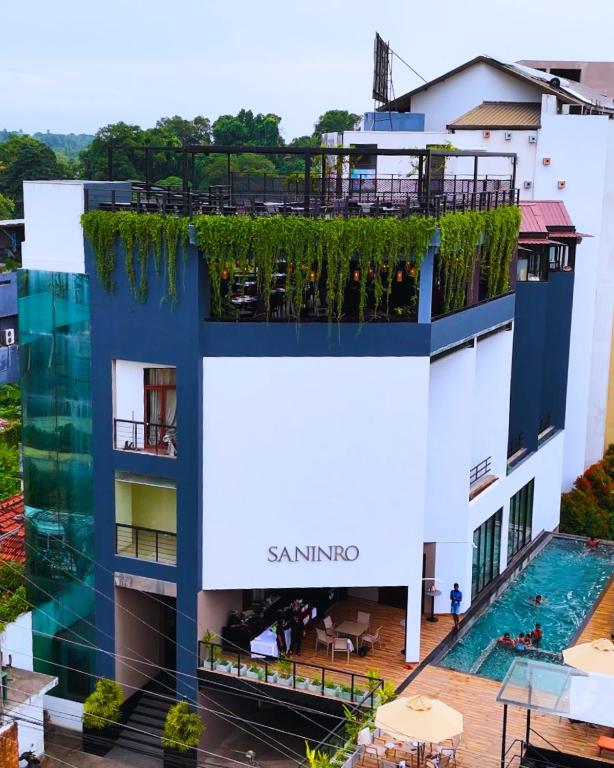 Saninro Hotel - Ragama