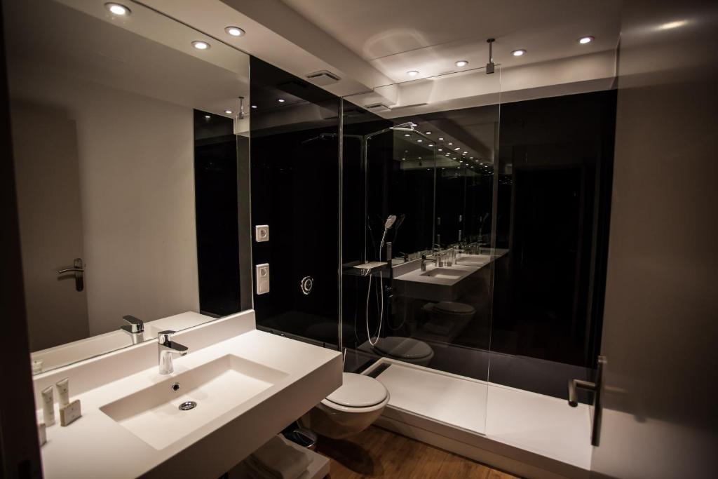 Koupelna v ubytování HÔTEL C SUITES chambres spacieuses