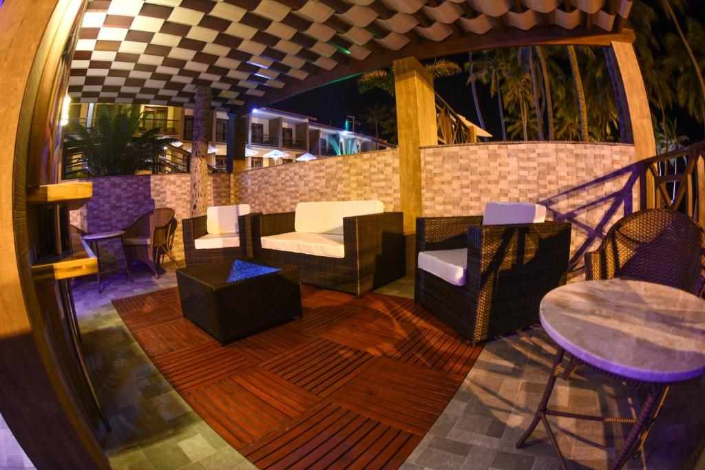  Genus Beach Hotel