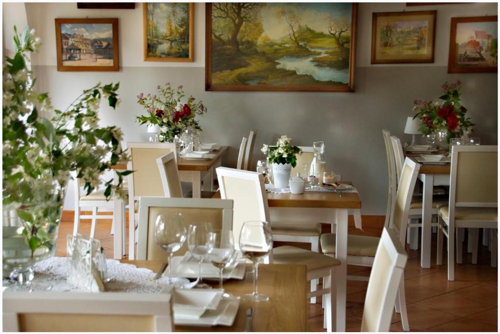 Posedenie v ubytovaní Willa Pod Basztą Restauracja&Wellness