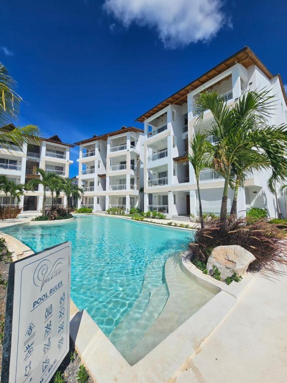 Curated visual reference: Visual Reference: Garden Breeze Penthouse Pool View L Ghibli 401 La Laguna