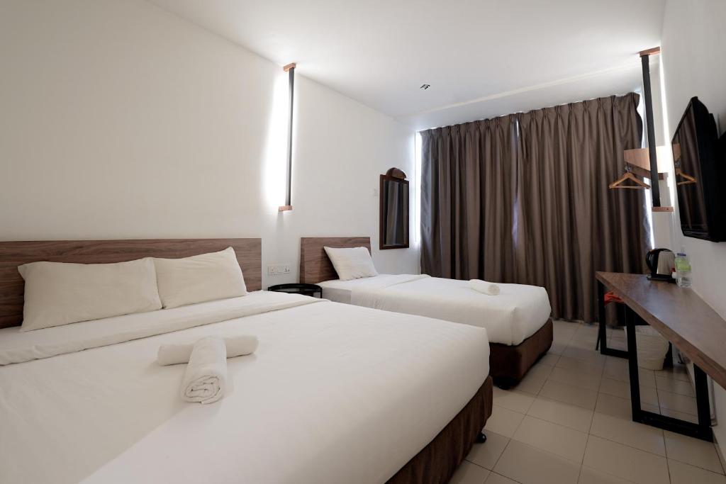 T Hotel Anggerik - Habitación Triple Superior