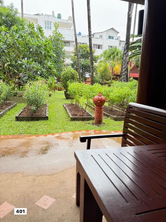 Royal Phawadee Village Patong - 2 Minutes walk to the beach - Resim 12