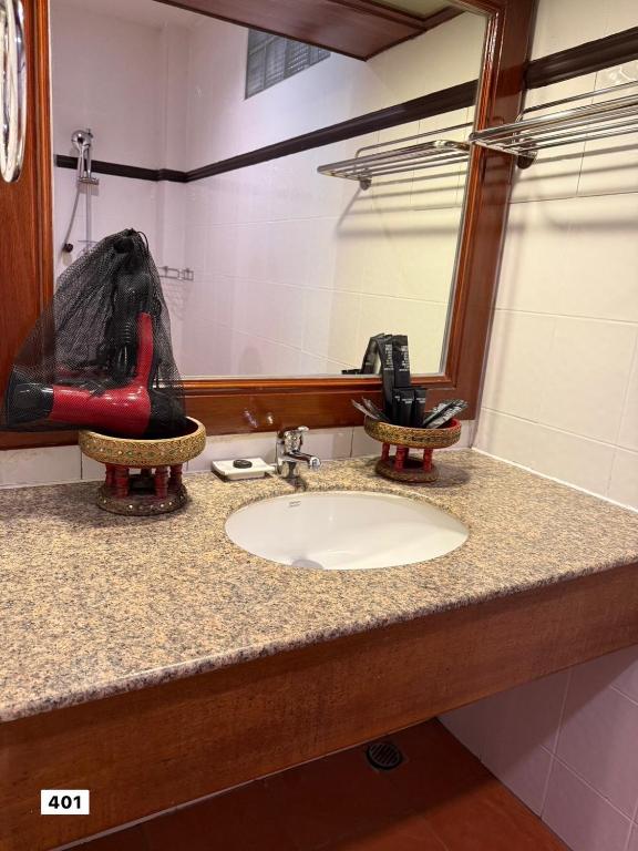 Royal Phawadee Village Patong - 2 Minutes walk to the beach - Resim 9