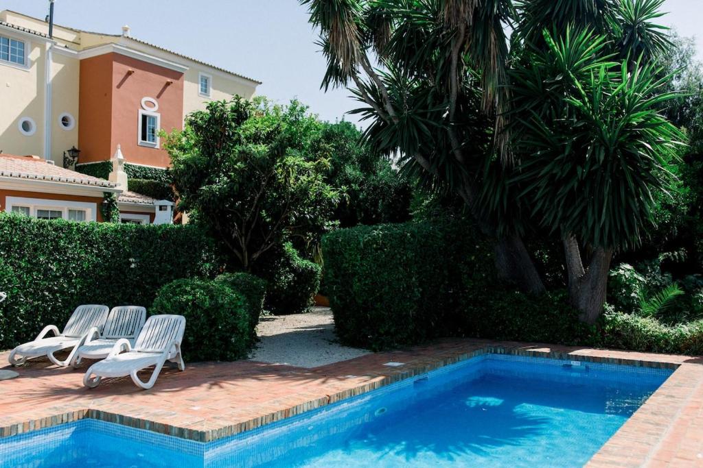 Tranquil Garden Getaway with Pool & Charm Old Town
