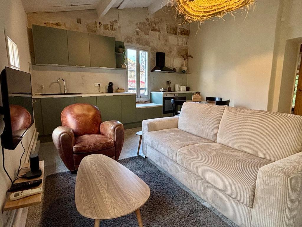 Χώρος καθιστικού στο Vue sur le théâtre antique