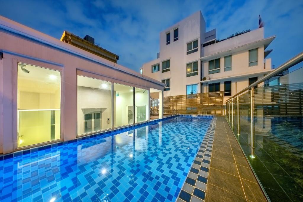 Ralph Poshtel Pratunam - Resim 45