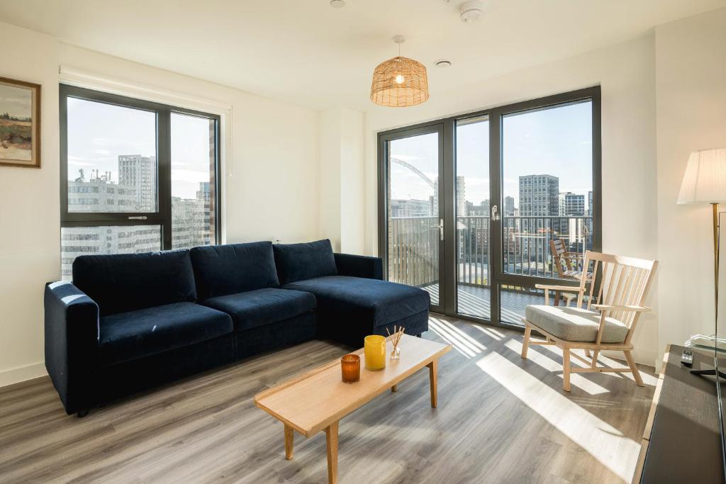 Et opholdsområde på Wembley Stadium Apartments by Sleepy Lodge London