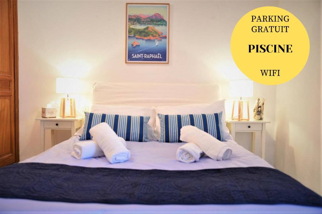 Postel nebo postele na pokoji v ubytování PantaiaHomes - My Little Garden - Piscine - Vue panoramique