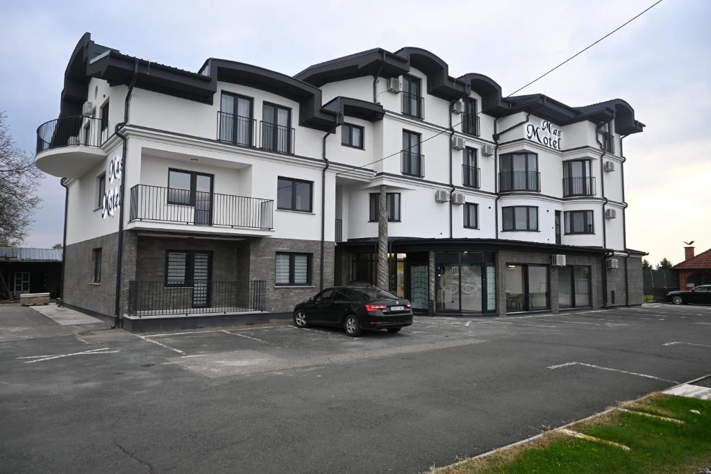 Το κτήριο όπου στεγάζεται  το μοτέλ