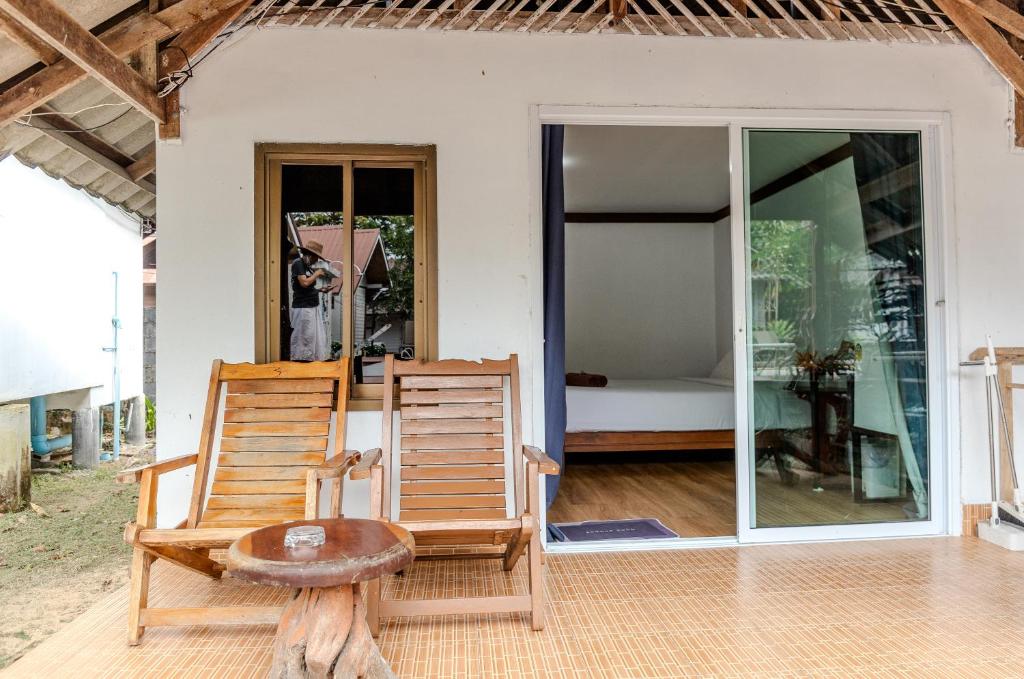 Sunrise House - Chambre Lit King-Size Avec Vue Sur Piscine