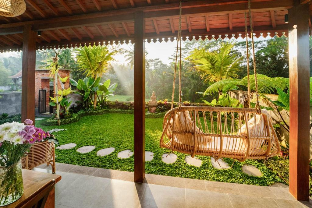 Zahrada ubytování Sunrise Swing Paradise