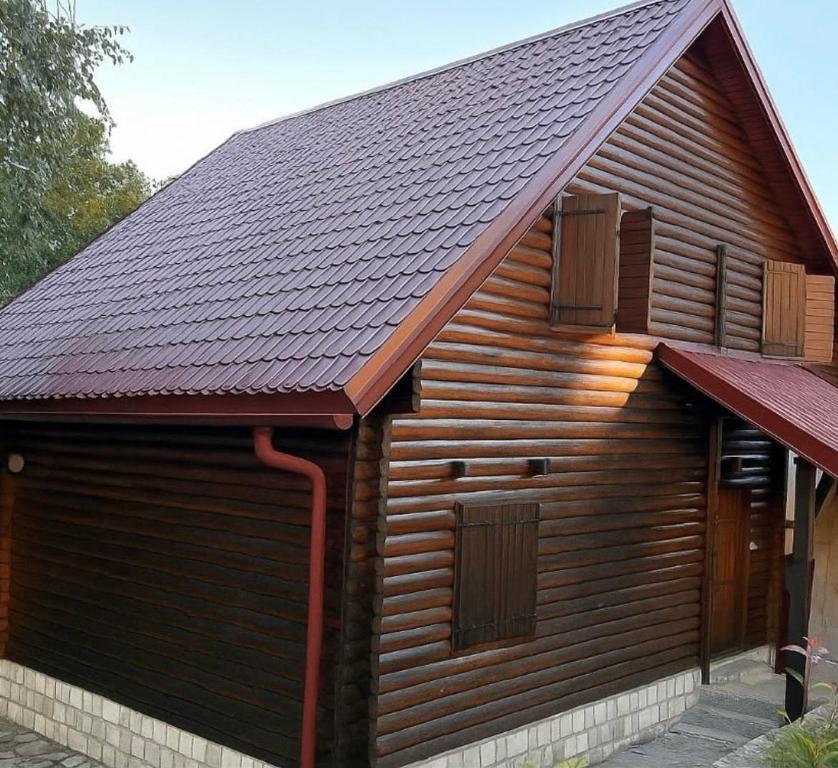 Το κτήριο όπου στεγάζεται  η παραθεριστική κατοικία