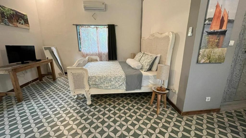 Μια τηλεόραση ή/και κέντρο ψυχαγωγίας στο flousrish garden, cosy Home