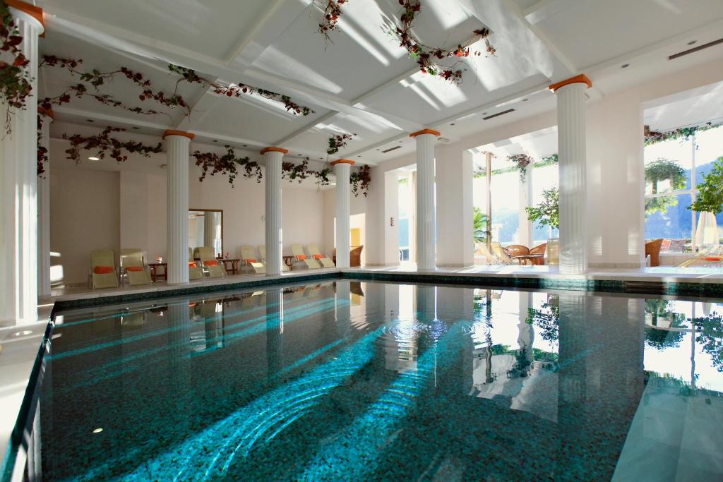 Bazén v ubytování Grand Hotel Toplice - Small Luxury Hotels of the World nebo v jeho okolí