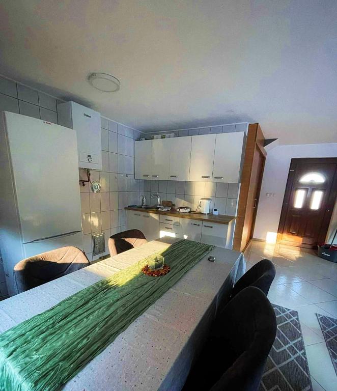 Vikendica sa bazenom Cazin Pecigrad - Casa De Un Dormitorio