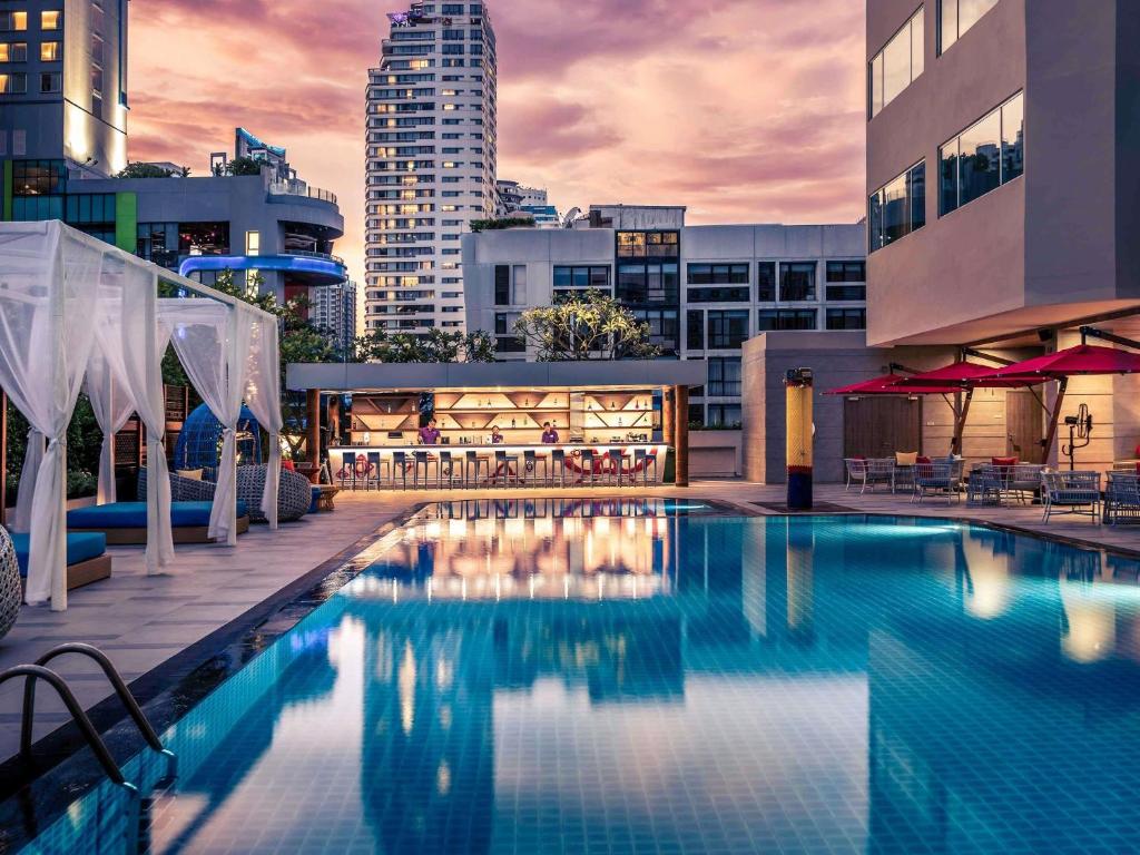 Πισίνα στο ή κοντά στο Mercure Bangkok Sukhumvit 11