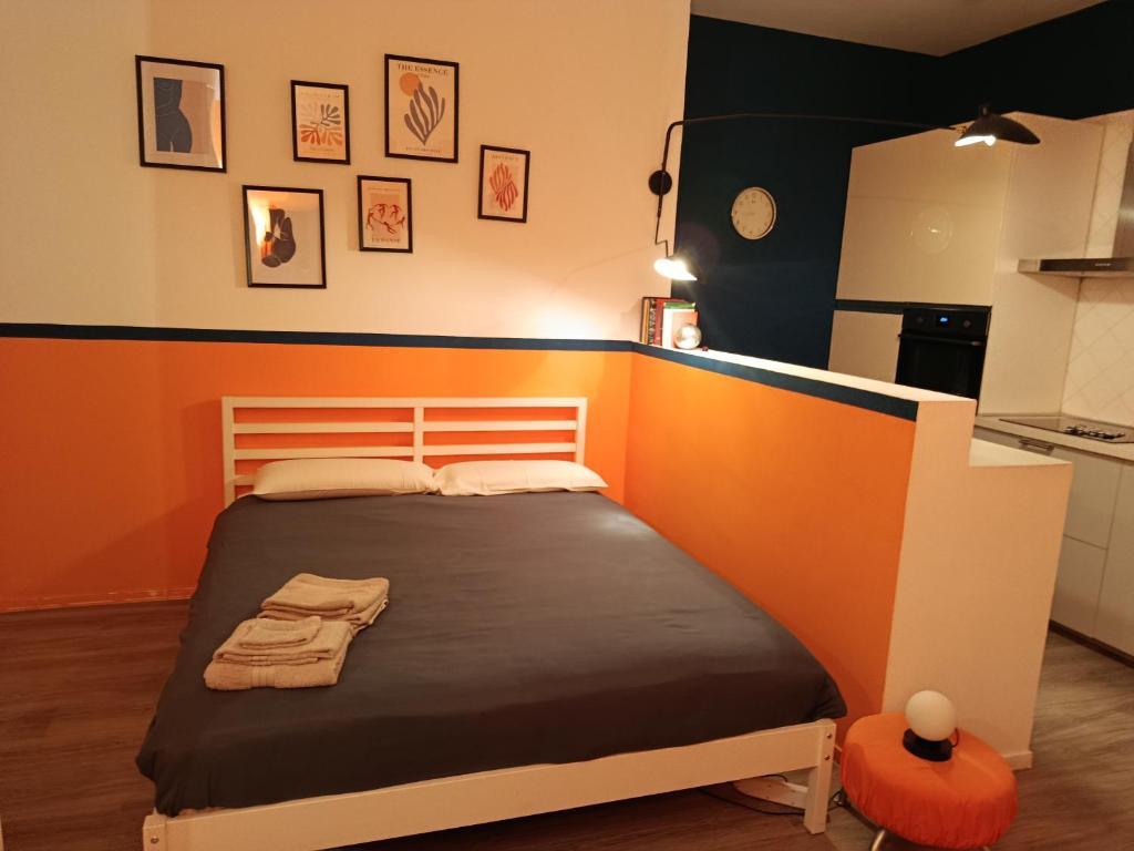 Кровать или кровати в номере Vaticano & Villa Pamphilj Studio