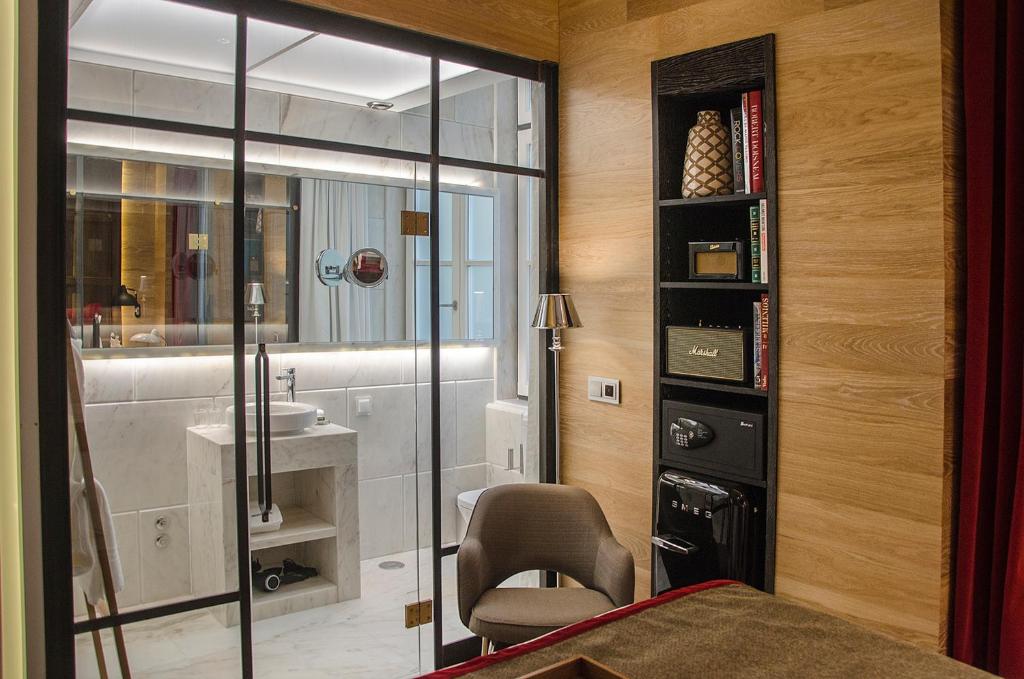 Browns Central Hotel - 11