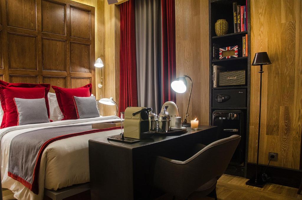 Browns Central Hotel - 8