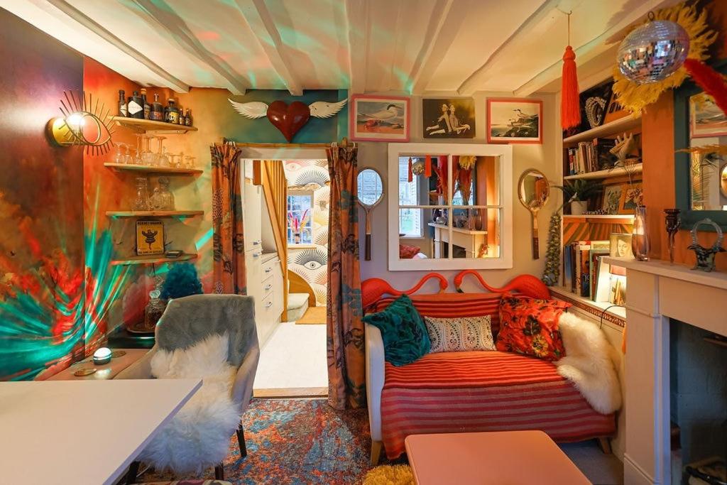 Χώρος καθιστικού στο Artists Hideaway