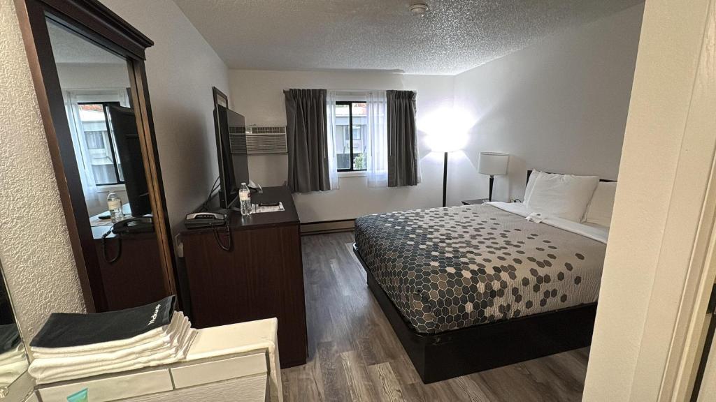 Heritage Inn photo