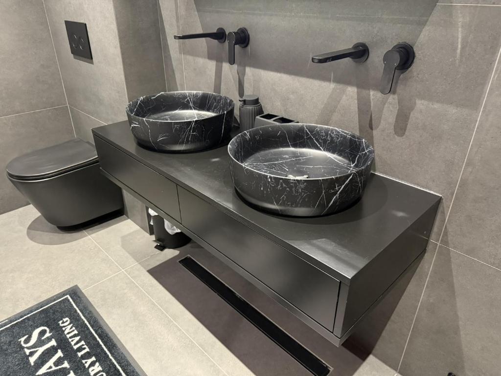 Fotografie z fotogalerie ubytování SK Stays Modern Luxury Home With Jacuzzi Bath & Cinema Room v destinaci Shipley