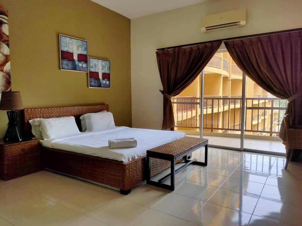 Gambar di galeri bagi gold coast morib by tim di Banting